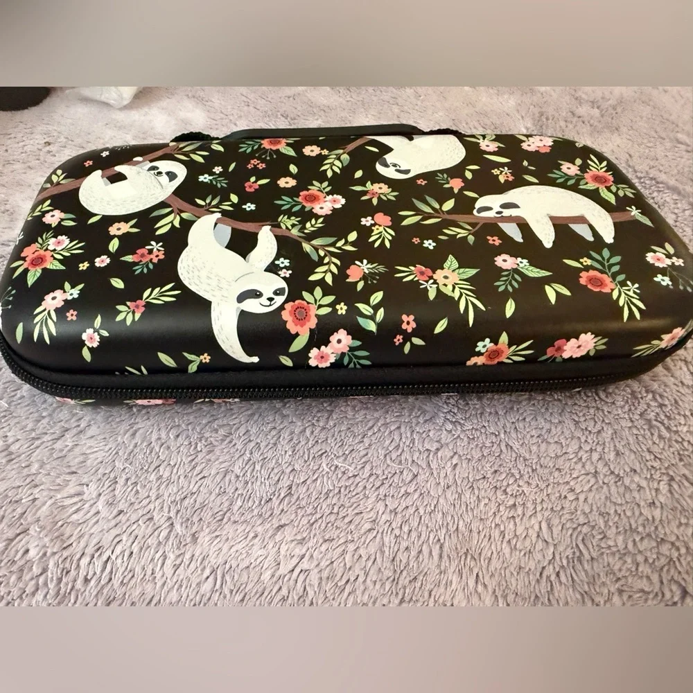 Vimorco Nintendo Switch/OLED Carrying Case Featuring a “Sloth on a Tree” Pattern
